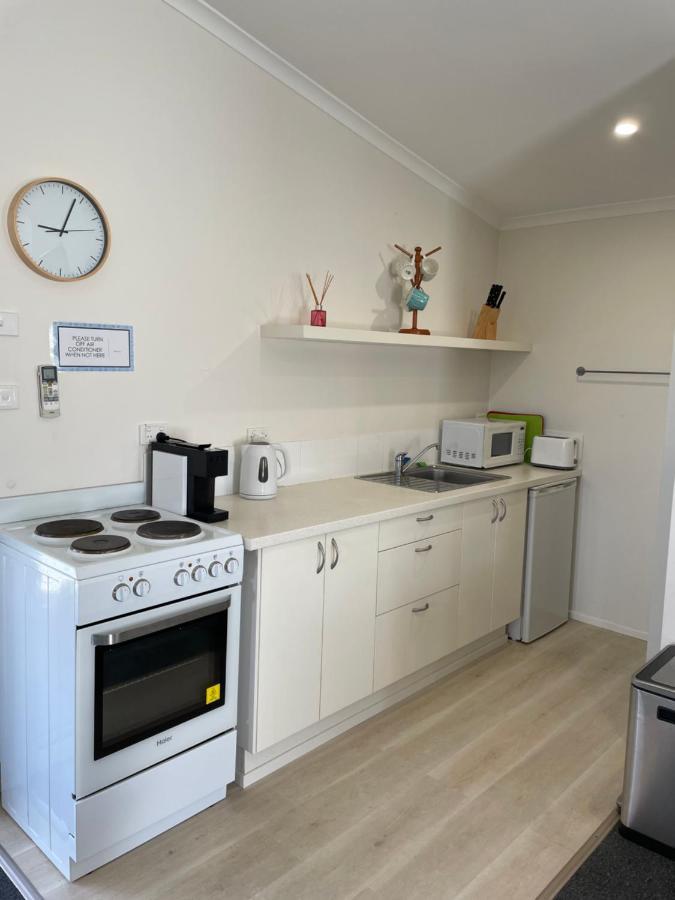 The Lake Guesthouse Budgewoi Exterior photo
